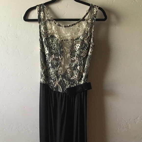 Black&Gold Sheer Low-V Backless Evening/Prom Gown - Picture 2 of 8